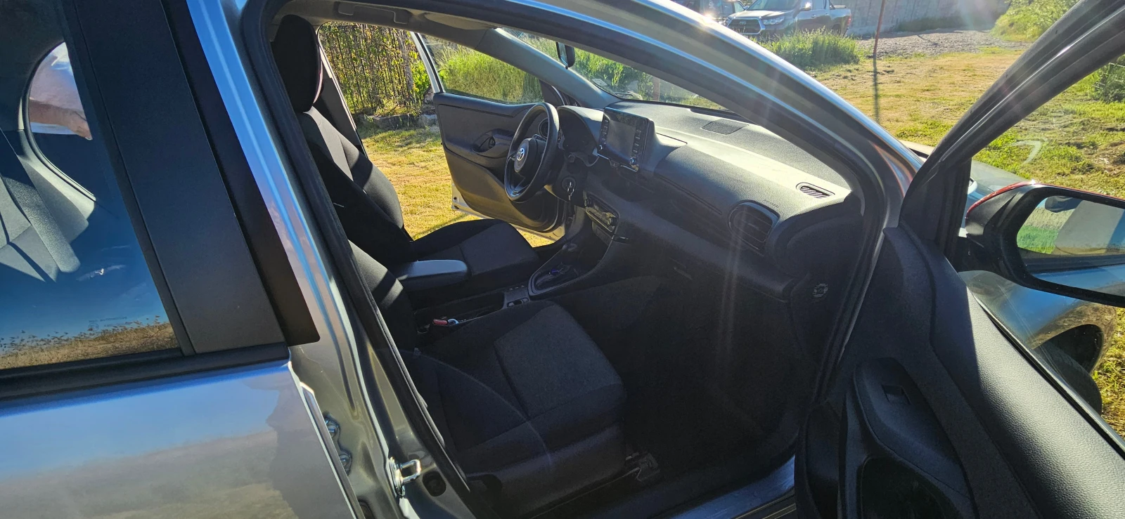 Toyota Yaris, снимка 8 - Автомобили и джипове - 54556304
