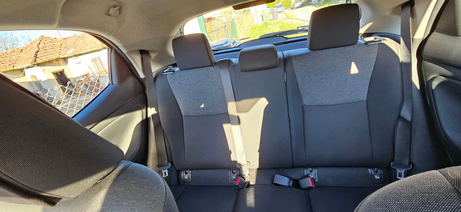 Toyota Yaris, снимка 10 - Автомобили и джипове - 54556304