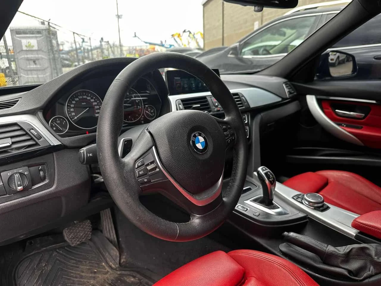 BMW 330 * 330i xDrive * CARFAX * ЦЕНА ДО БГ, снимка 7 - Автомобили и джипове - 54669318