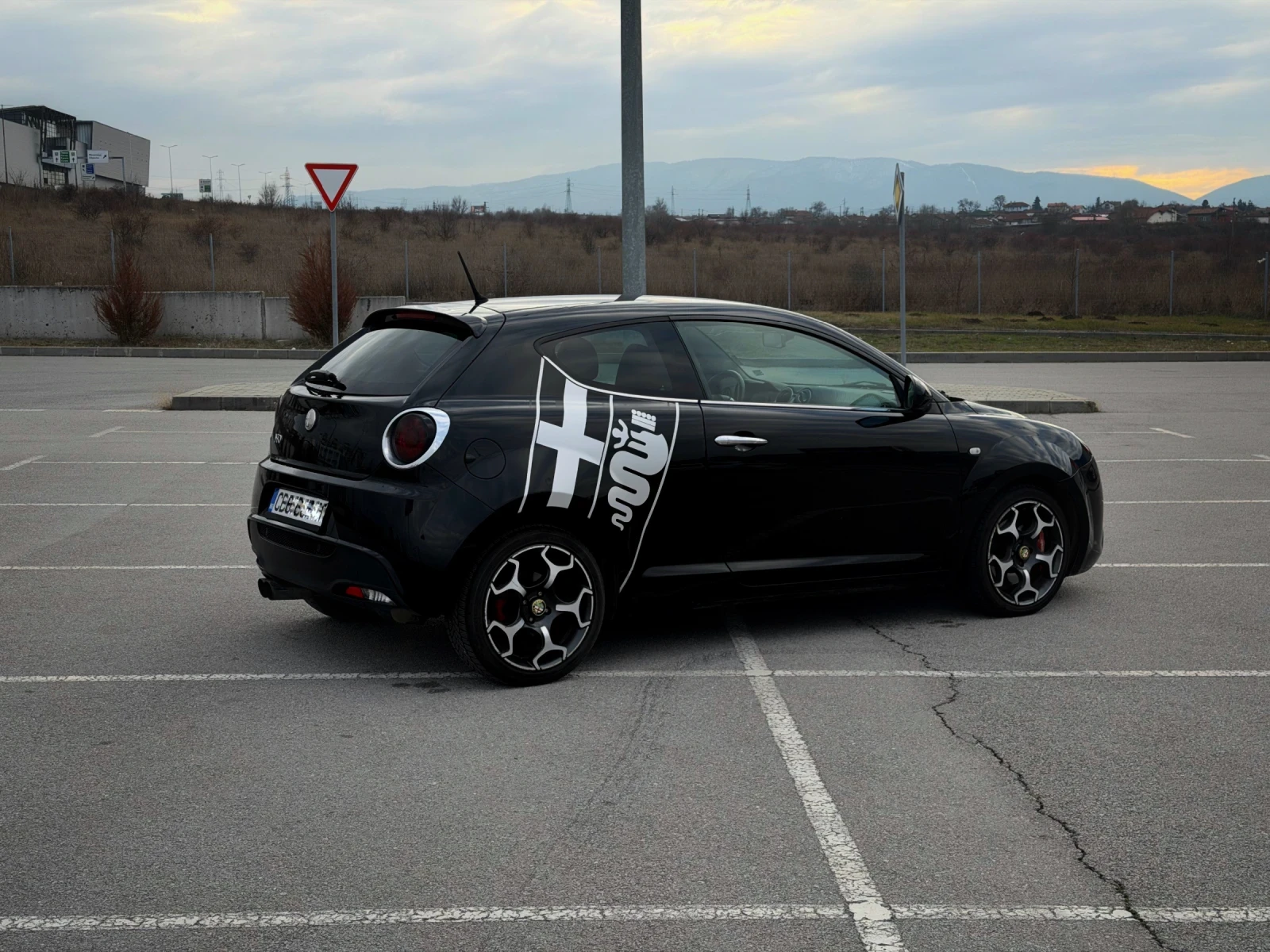 Alfa Romeo MiTo 1.4T 155к.c. / Кожа / QV / BOSE, снимка 4 - Автомобили и джипове - 54986196