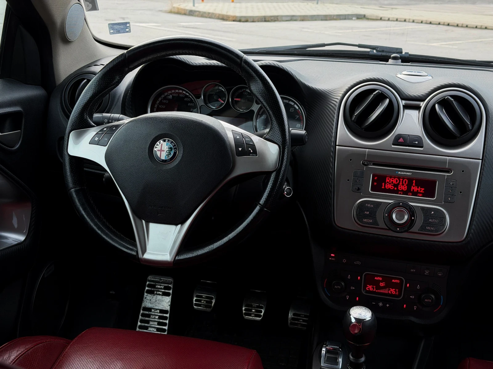 Alfa Romeo MiTo 1.4T 155к.c. / Кожа / QV / BOSE, снимка 10 - Автомобили и джипове - 54986196