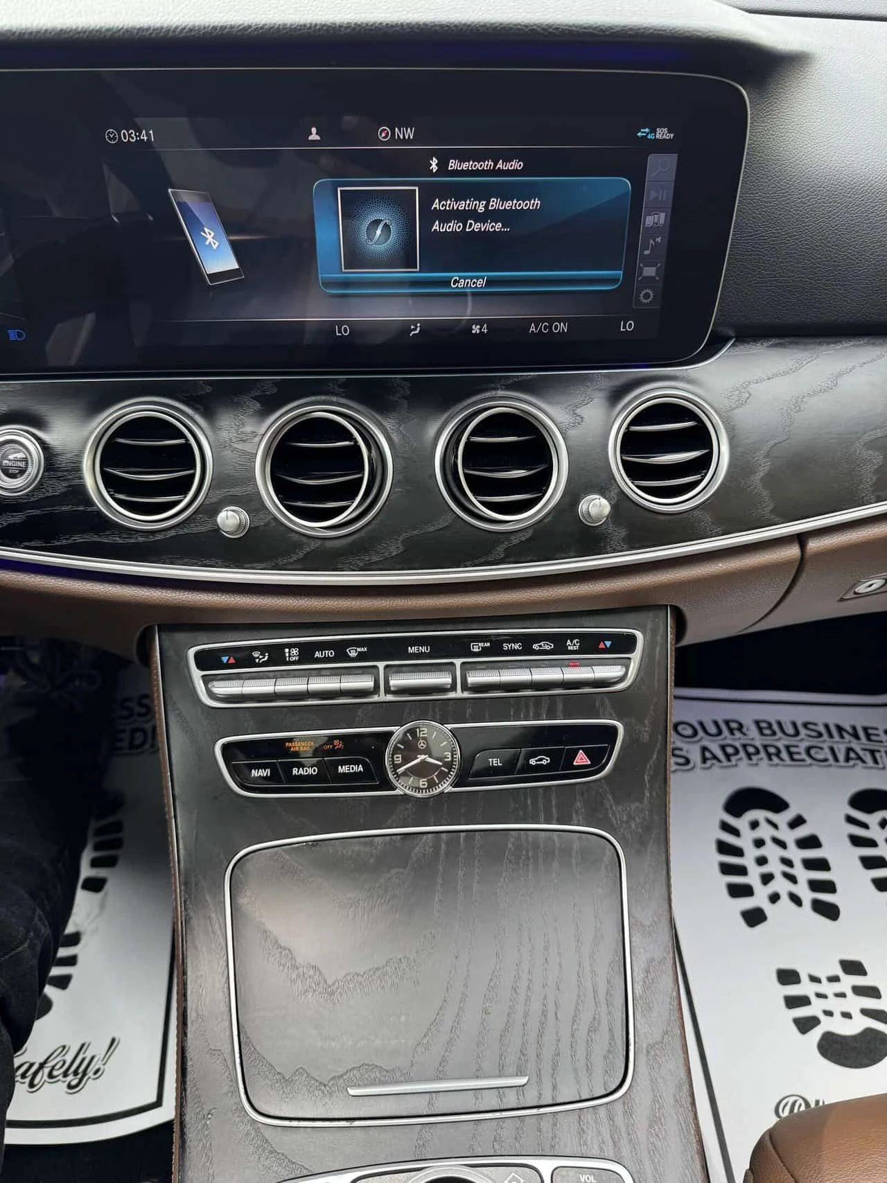 Mercedes-Benz E 450 AMG Line * Фиксирана цена до БГ * CARFAX * , снимка 7 - Автомобили и джипове - 55484452