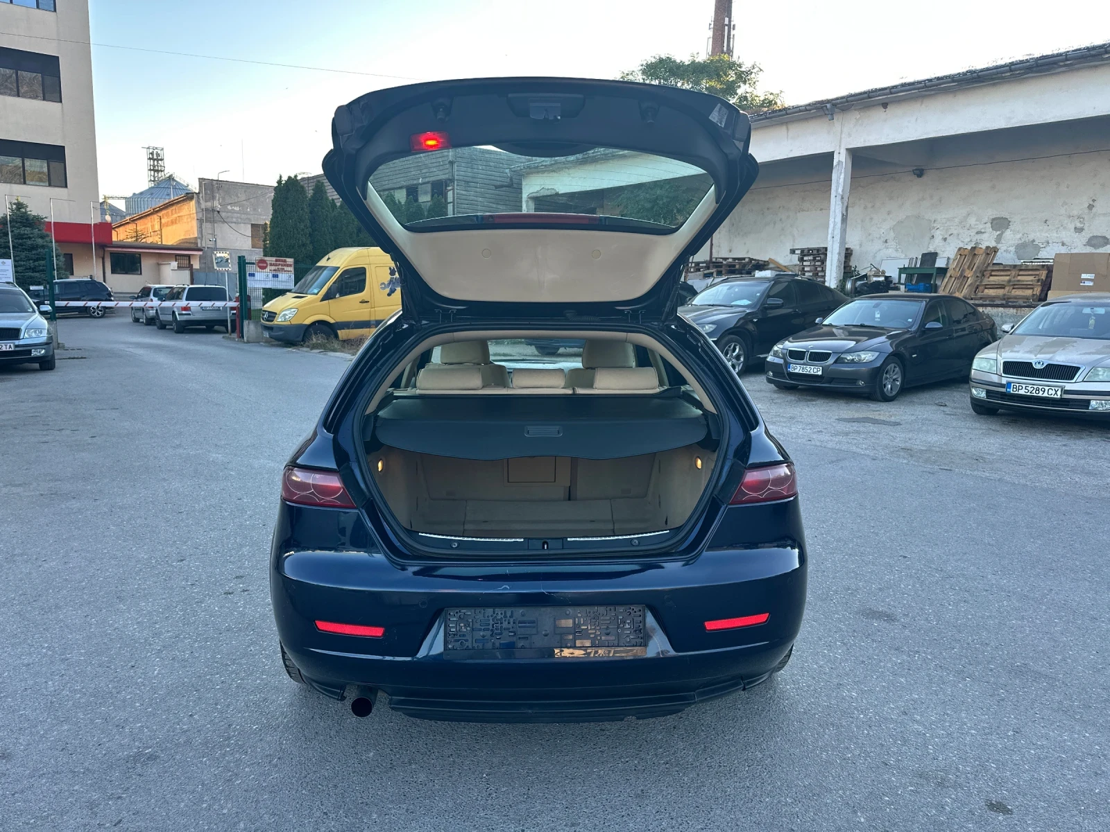 Alfa Romeo 159 sportwagon 1.9M-JET - РЕАЛНИ КИЛОМЕТРИ - УНИКАТ, снимка 17 - Автомобили и джипове - 56111218