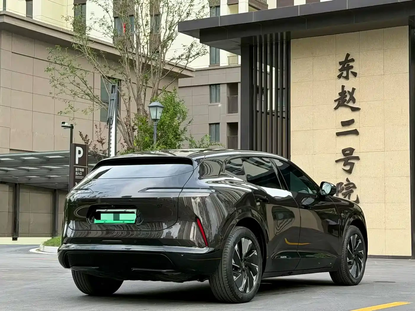 Avatr 07 PRO 82.2kWh | 800V | 360 КАМЕРА | ПАНОРАМА , снимка 9 - Автомобили и джипове - 56290064