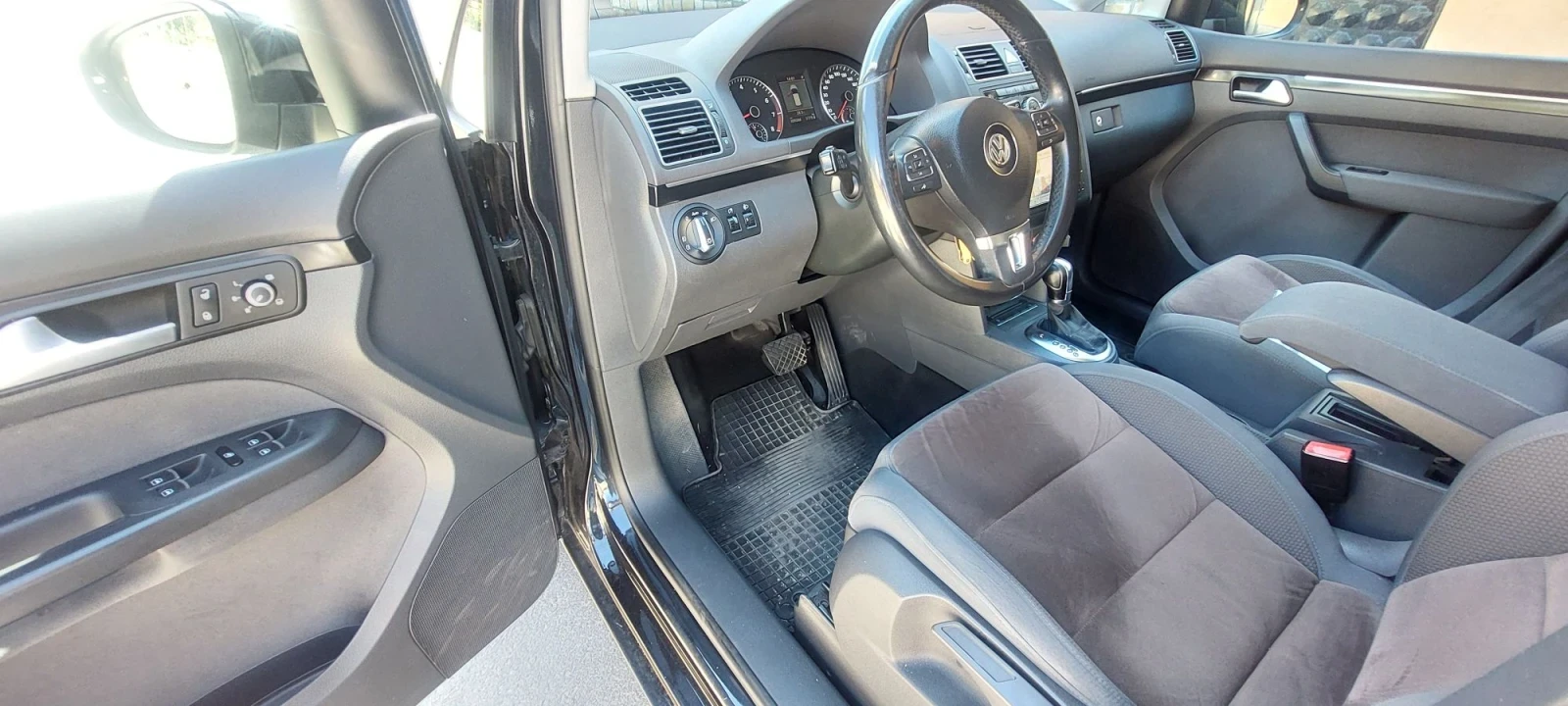 VW Touran Tsi ecofuel  фабричен Метан, снимка 11 - Автомобили и джипове - 56718928