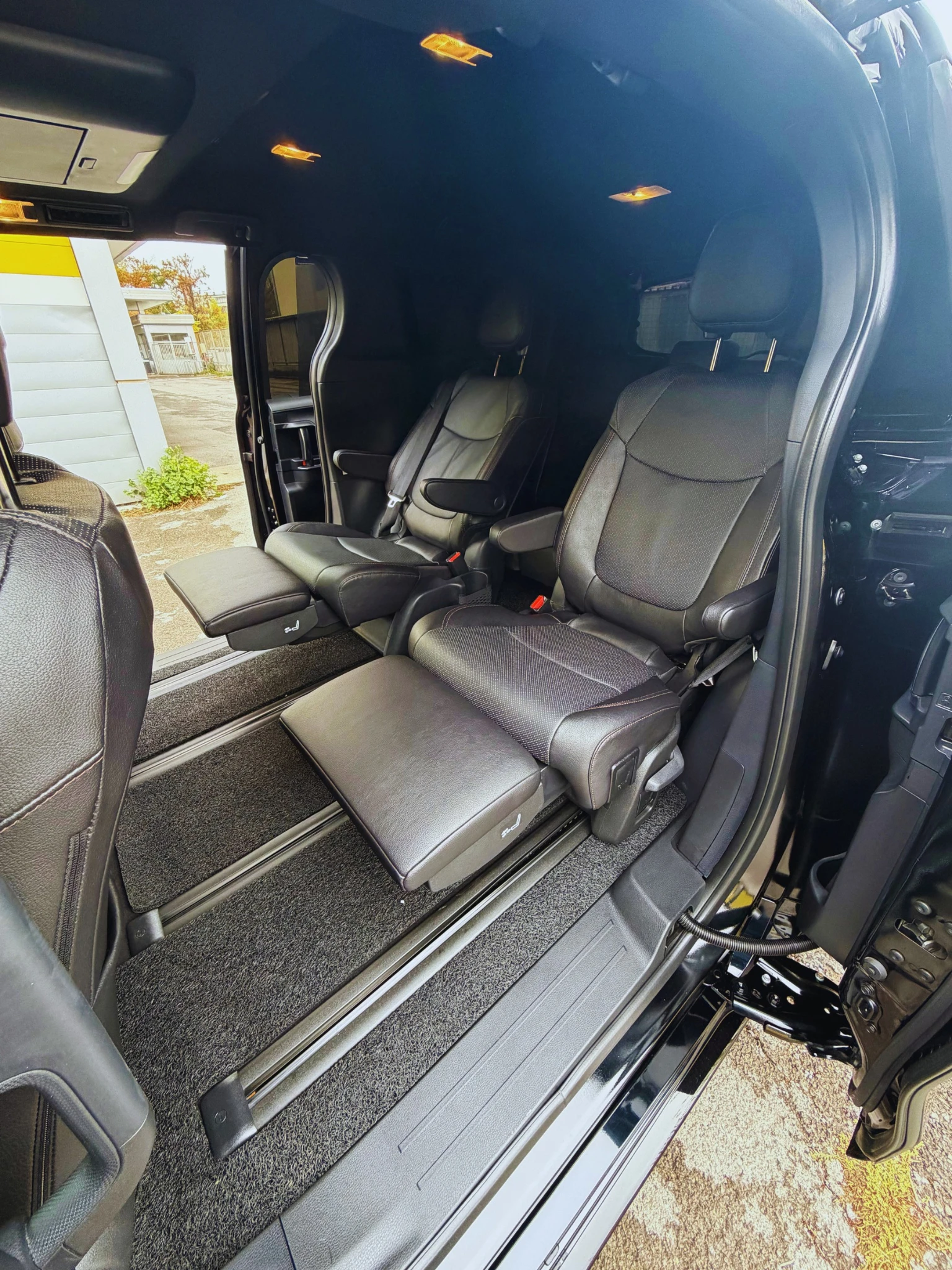 Toyota Sienna Limited, снимка 10 - Автомобили и джипове - 56735966