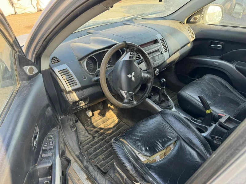 Mitsubishi Outlander 2.0, снимка 5 - Автомобили и джипове - 51680791