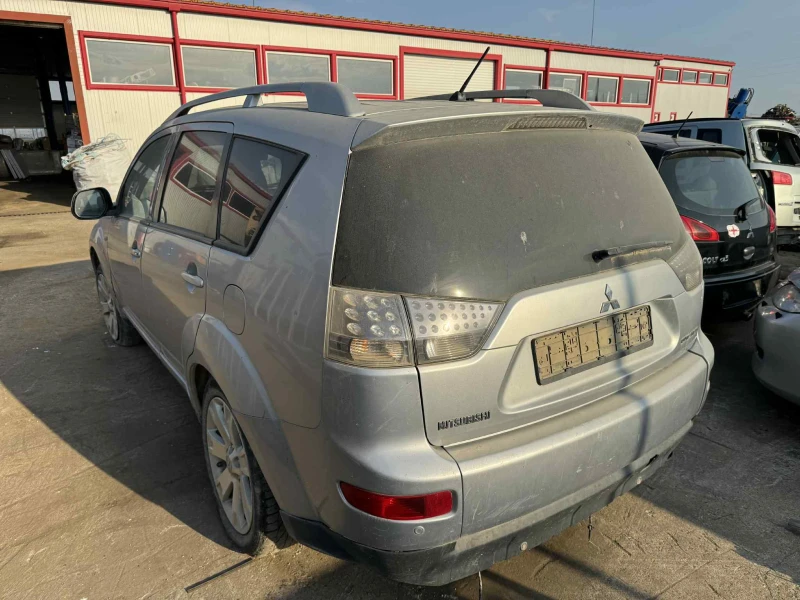Mitsubishi Outlander 2.0, снимка 4 - Автомобили и джипове - 51680791