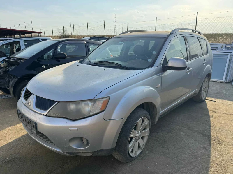 Mitsubishi Outlander 2.0, снимка 2 - Автомобили и джипове - 51680791