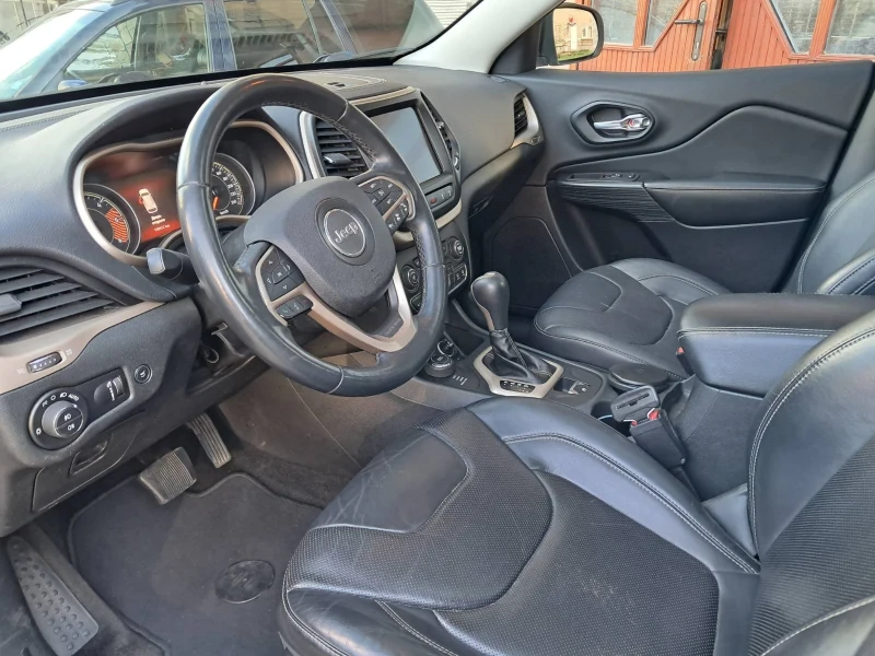 Jeep Cherokee 2000 куб.см , 4х4, снимка 4 - Автомобили и джипове - 52504665