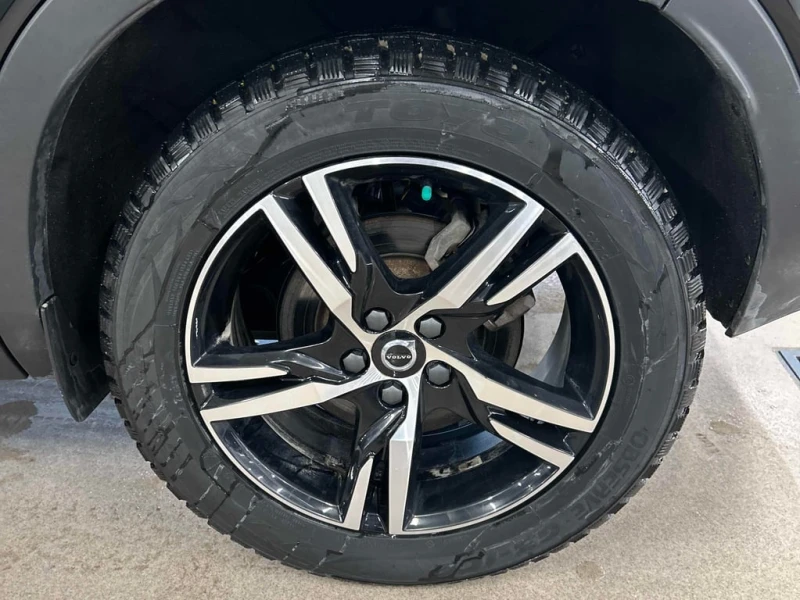 Volvo XC40 * Core * CARFAX * ПОДГРЕВ * СЛЕДЕНЕ НА ЛЕНТИ , снимка 11 - Автомобили и джипове - 53308434