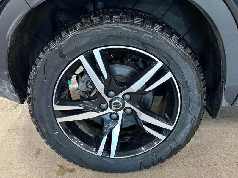 Volvo XC40 * Core * CARFAX * ПОДГРЕВ * СЛЕДЕНЕ НА ЛЕНТИ , снимка 10 - Автомобили и джипове - 53308434