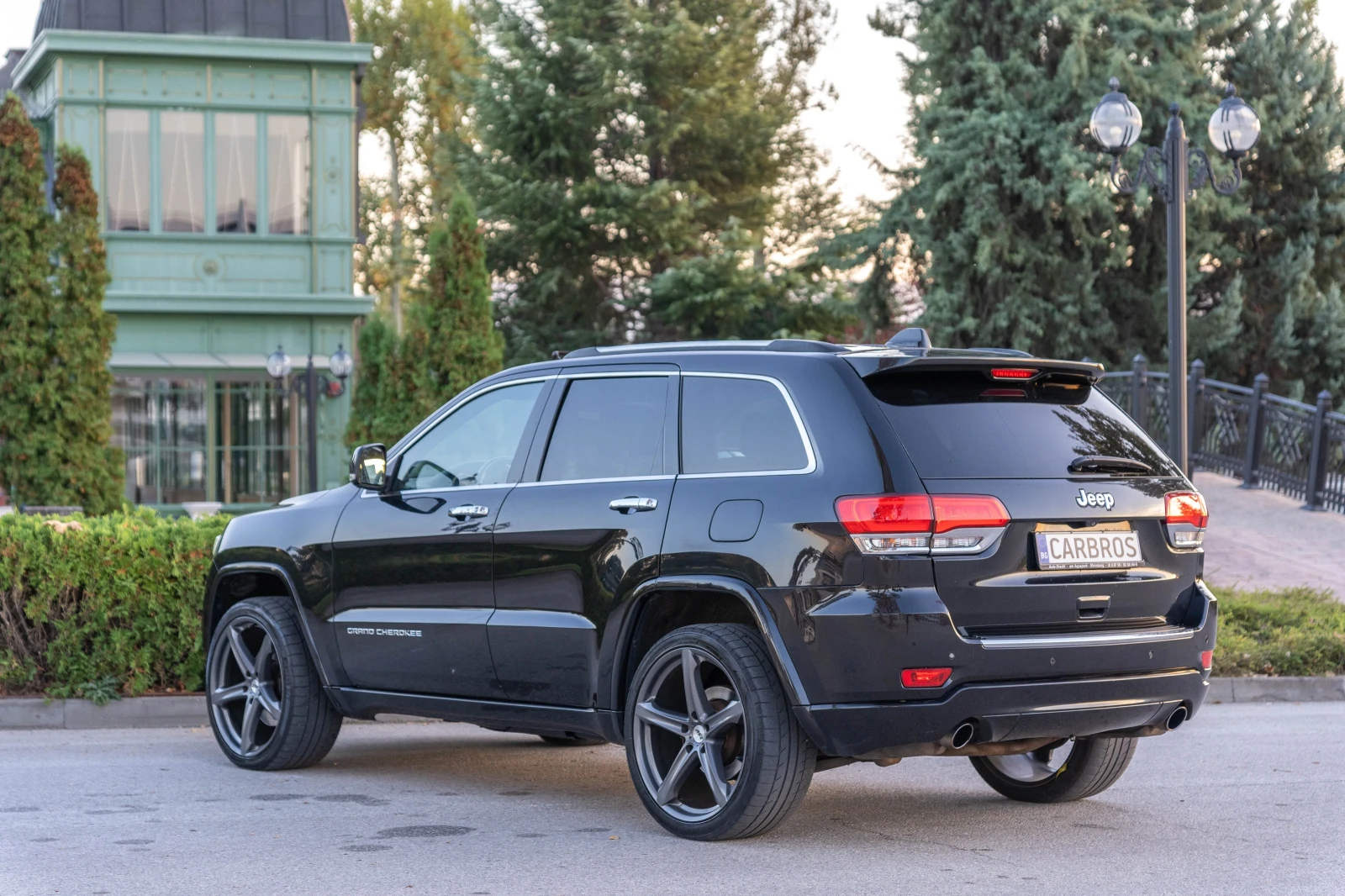 Jeep Grand cherokee 3. 0 CRDI 250 к. с. Overland  - изображение 5