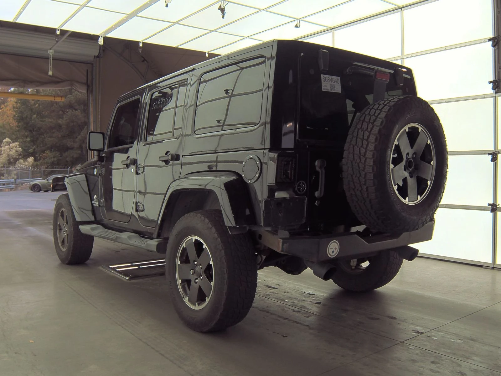 Jeep Wrangler Unlimited Altitude Edition - изображение 3