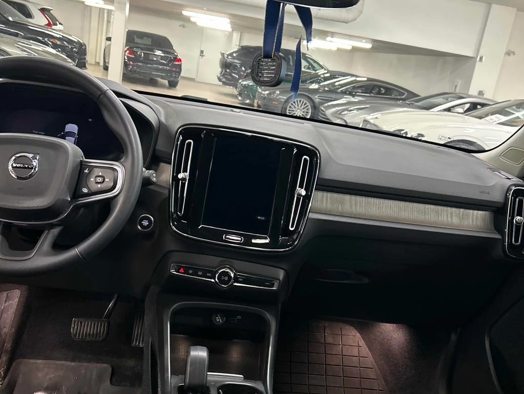 Volvo XC40 * Core * CARFAX * ПОДГРЕВ * СЛЕДЕНЕ НА ЛЕНТИ  - изображение 9