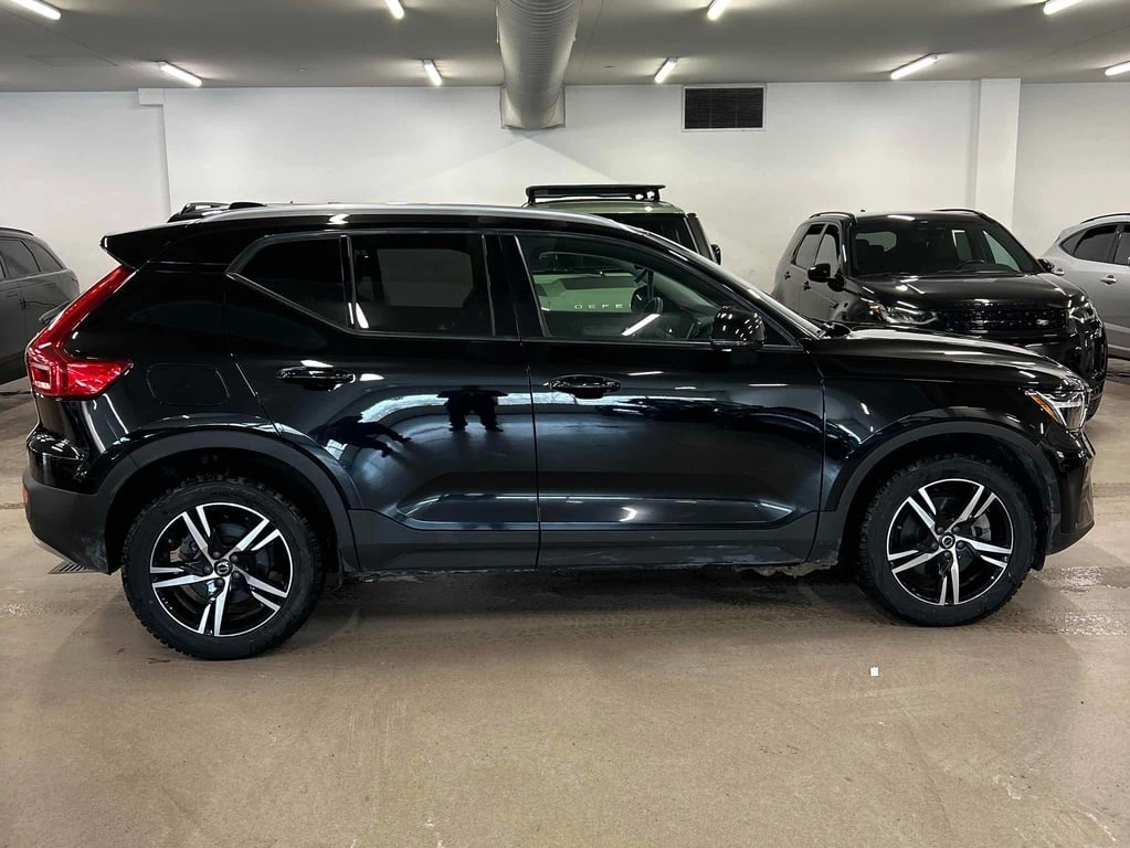 Volvo XC40 * Core * CARFAX * ПОДГРЕВ * СЛЕДЕНЕ НА ЛЕНТИ  - изображение 3