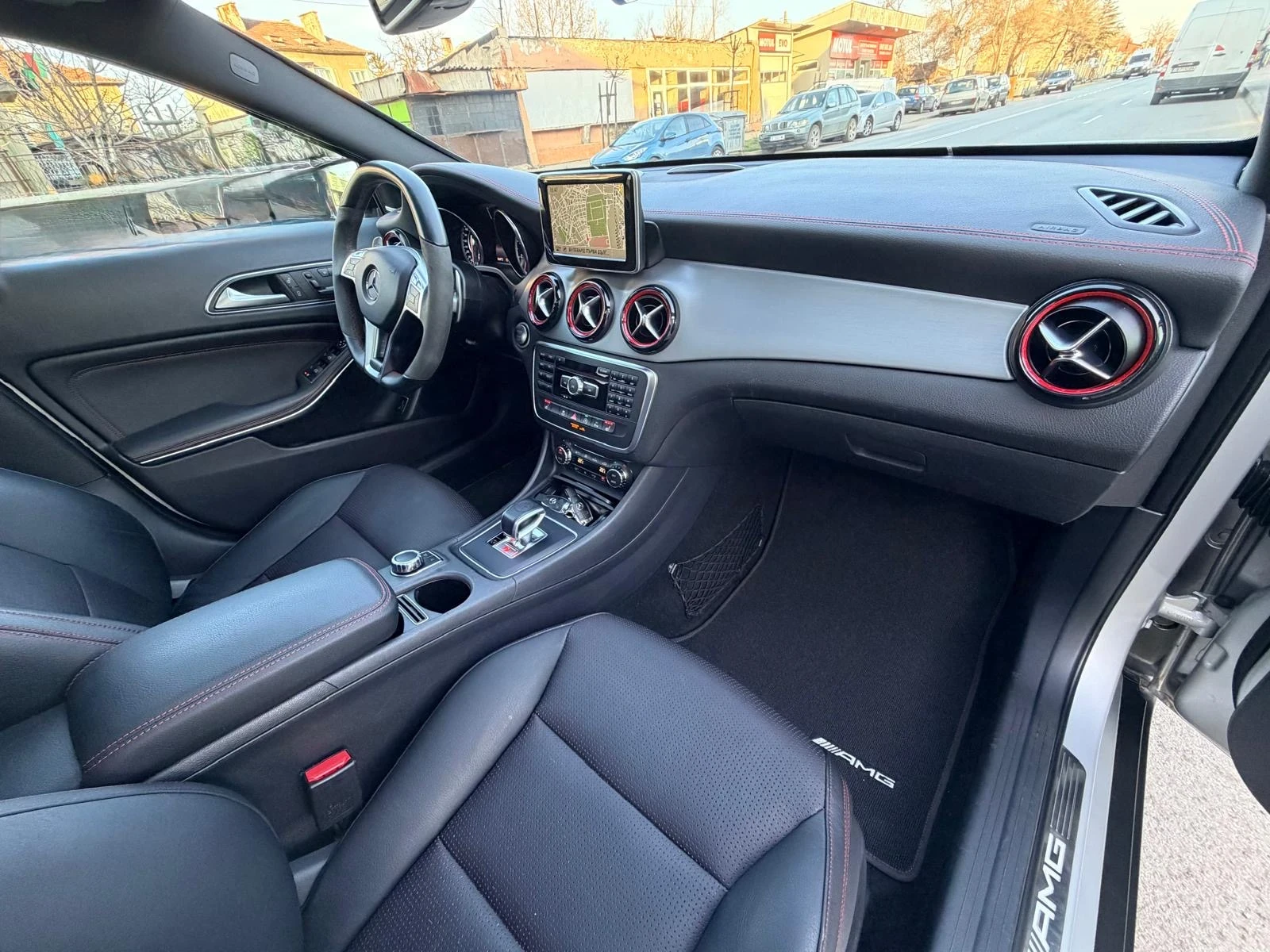 Mercedes-Benz GLA 45 AMG Panorama , снимка 9 - Автомобили и джипове - 53830386