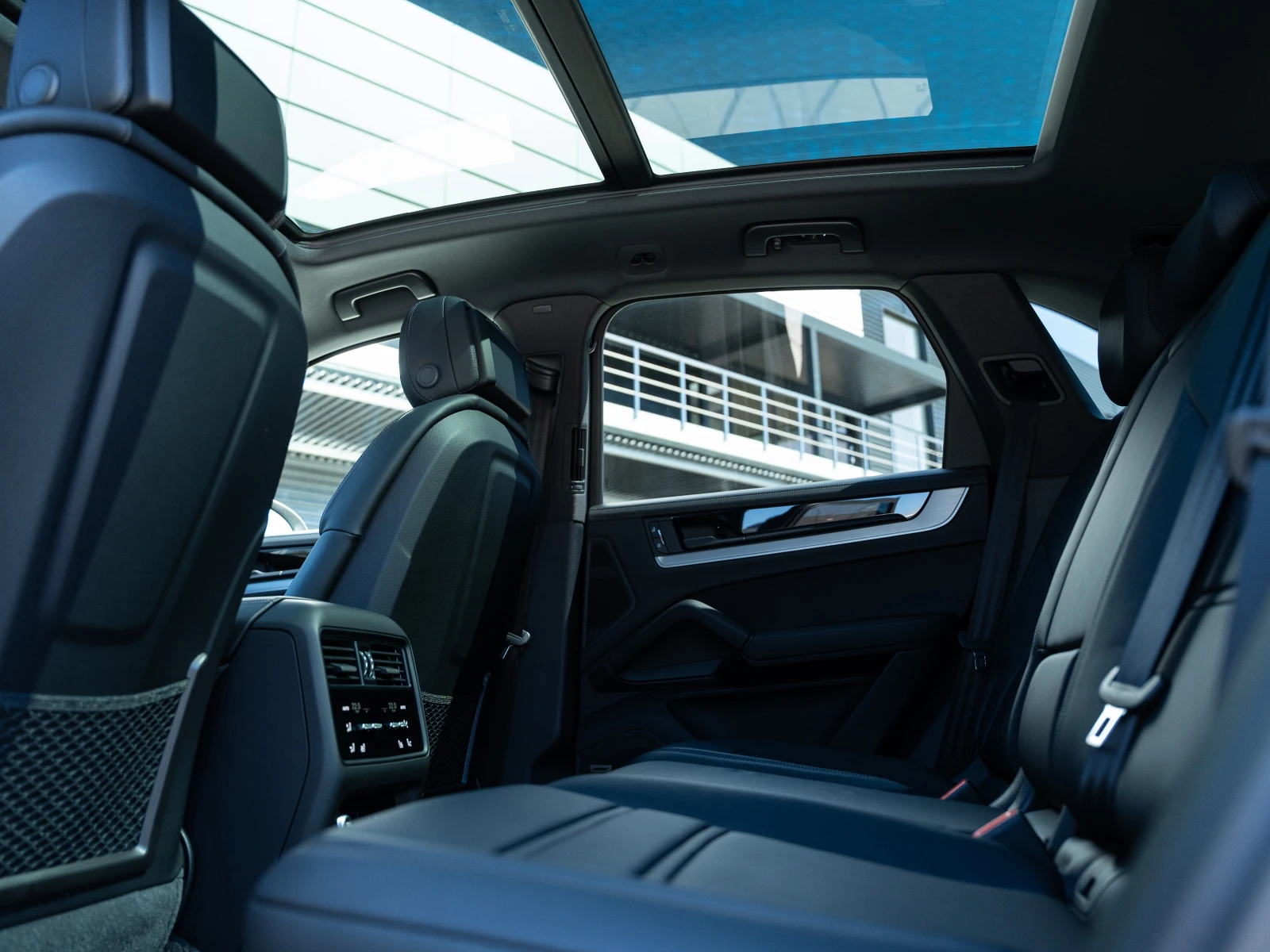 Porsche Cayenne S E-Hybrid, снимка 15 - Автомобили и джипове - 53944447