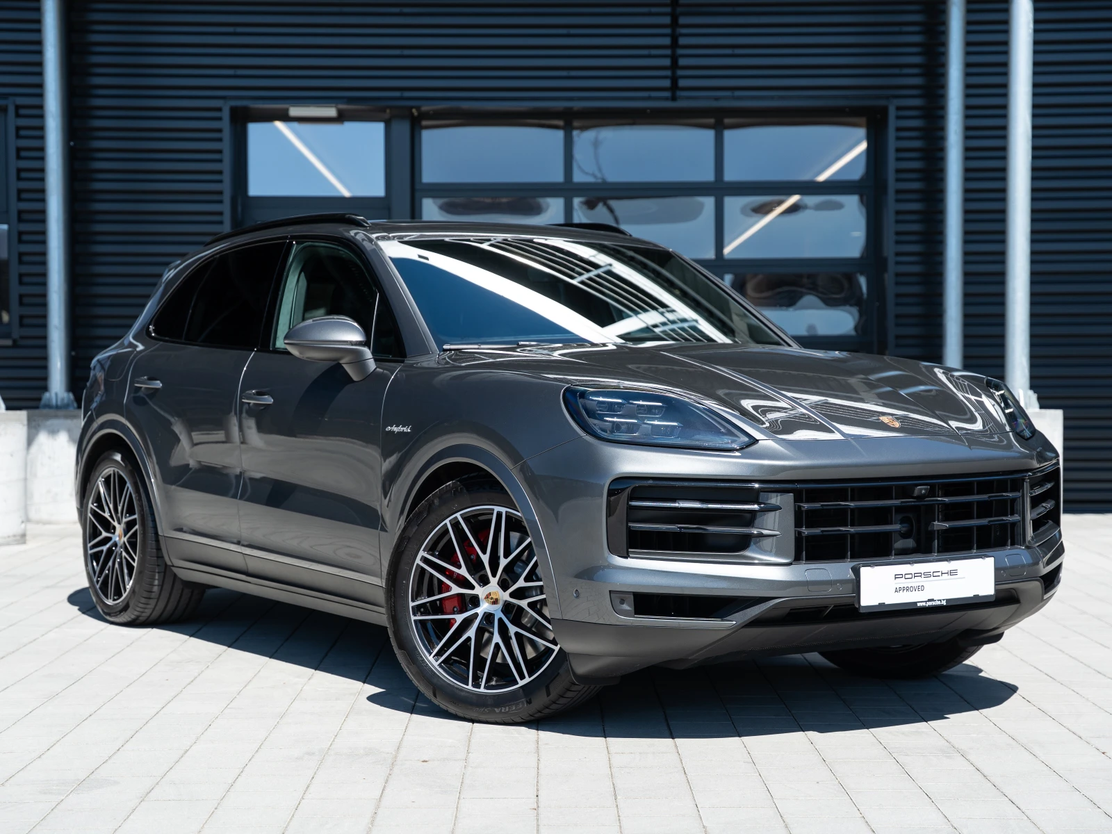 Porsche Cayenne S E-Hybrid, снимка 3 - Автомобили и джипове - 53944447