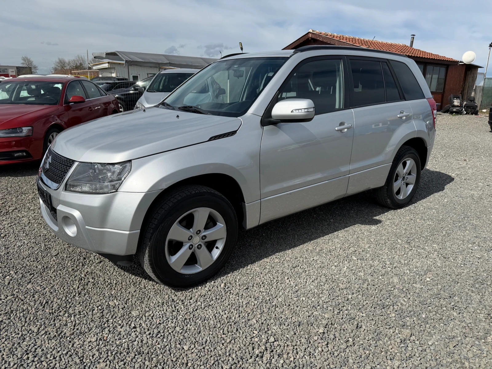 Suzuki Grand vitara 2.0 БЕНЗИН АВТОМАТ 58600км НОВА!!!, снимка 3 - Автомобили и джипове - 54124479