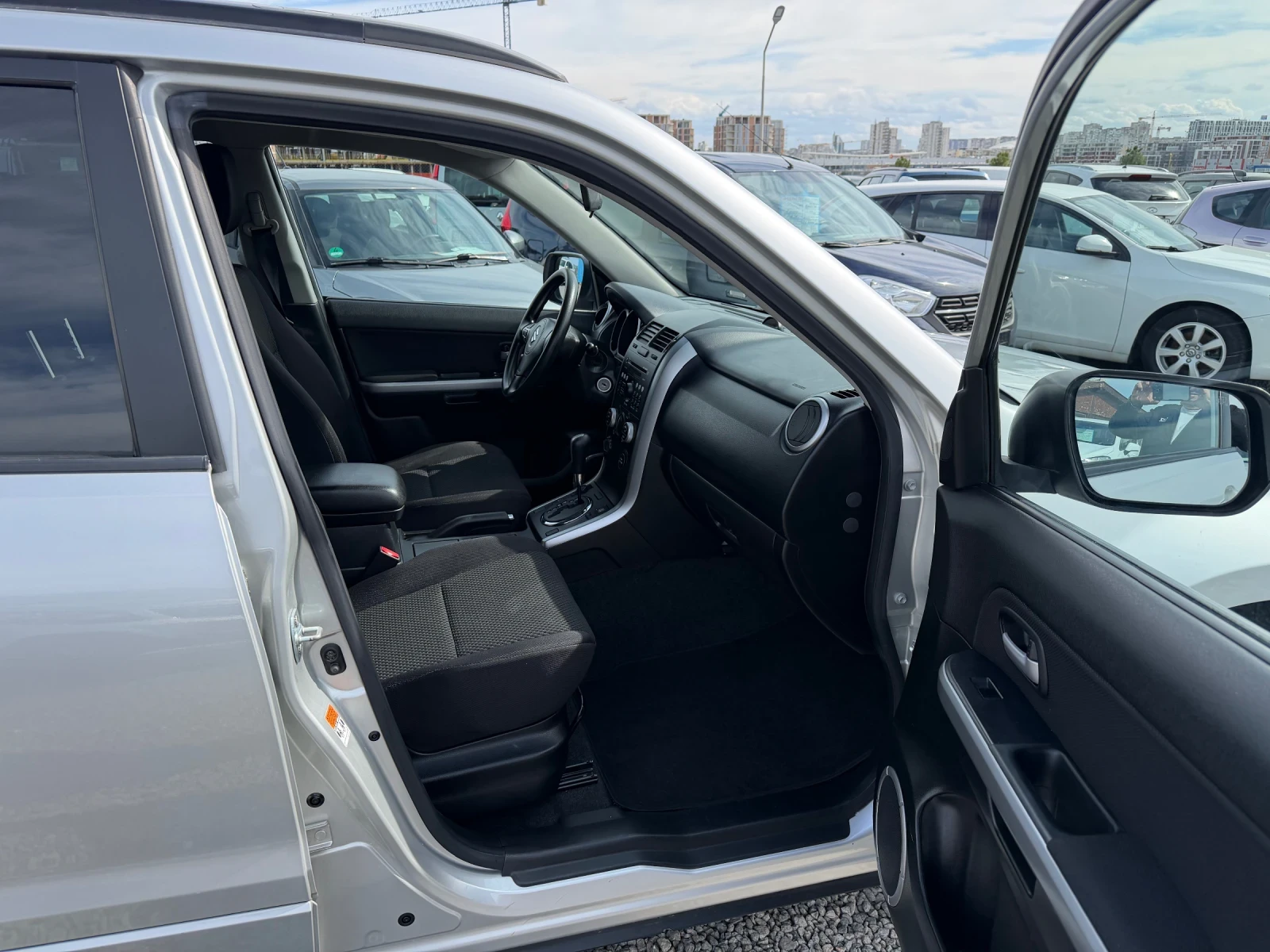 Suzuki Grand vitara 2.0 БЕНЗИН АВТОМАТ 58600км НОВА!!!, снимка 9 - Автомобили и джипове - 54124479