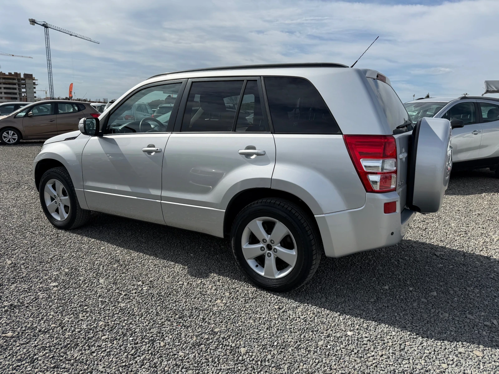 Suzuki Grand vitara 2.0 БЕНЗИН АВТОМАТ 58600км НОВА!!!, снимка 4 - Автомобили и джипове - 54124479