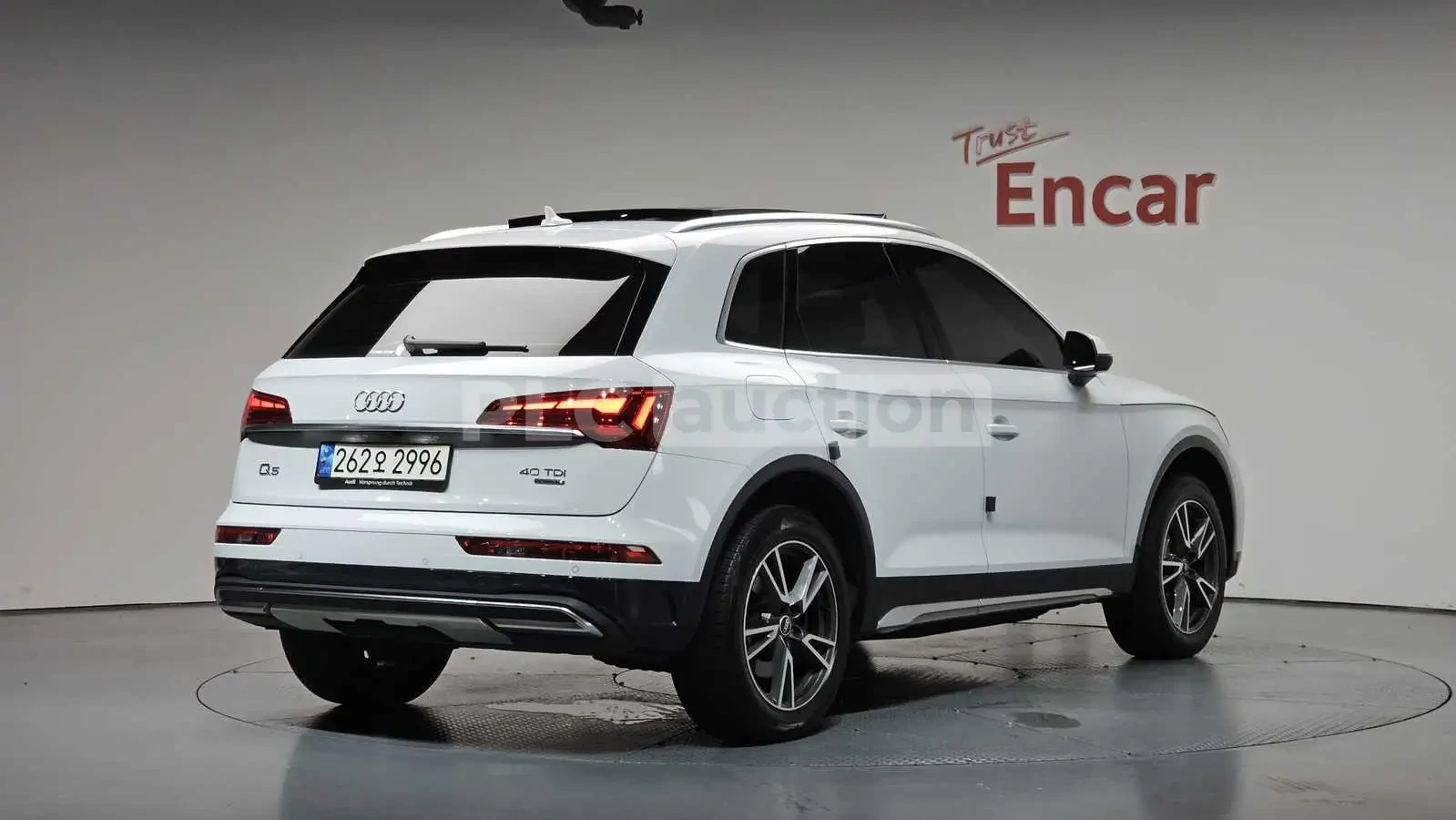 Audi Q5 ПОДГРЕВИ * ПАНО * KEYLESS * АВТОКРЕДИТ , снимка 2 - Автомобили и джипове - 55032924