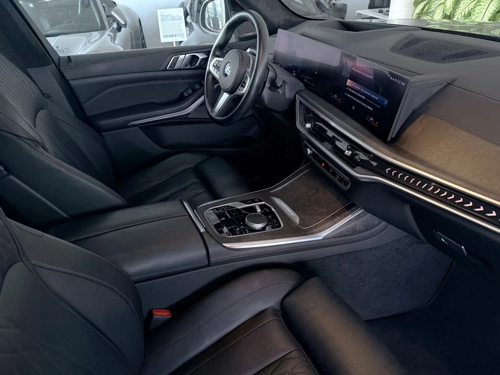 BMW X7 xDrive40d/352HP/M-SPORT/MASSAGE/PANO/360/HUD/529q, снимка 13 - Автомобили и джипове - 55403574