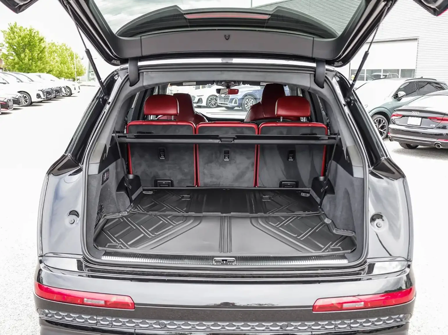 Audi SQ7 V8 Black Optics / Massage, снимка 17 - Автомобили и джипове - 55559081