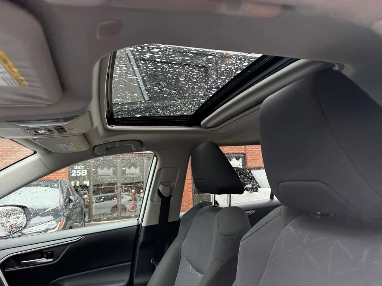 Toyota Rav4 * Hybrid XLE * CARFAX * ОПЦИЯ ЗА ФИНАНСИРАНЕ * , снимка 7 - Автомобили и джипове - 55580651