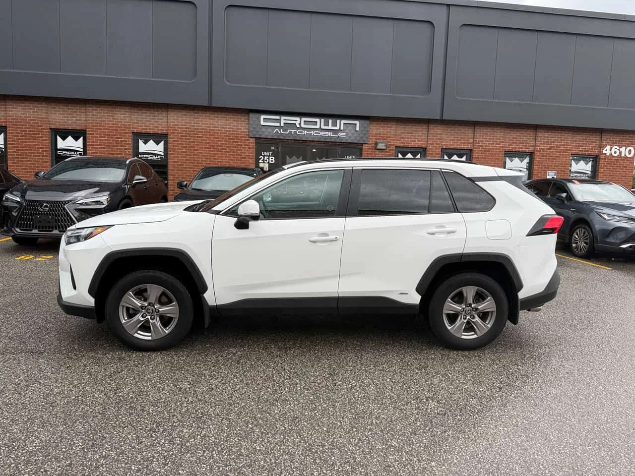 Toyota Rav4 * Hybrid XLE * CARFAX * ОПЦИЯ ЗА ФИНАНСИРАНЕ * , снимка 2 - Автомобили и джипове - 55580651