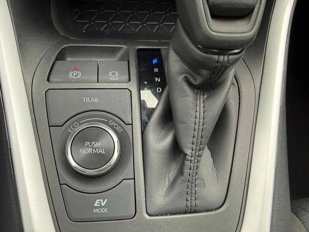 Toyota Rav4 * Hybrid XLE * CARFAX * ОПЦИЯ ЗА ФИНАНСИРАНЕ * , снимка 13 - Автомобили и джипове - 55580651