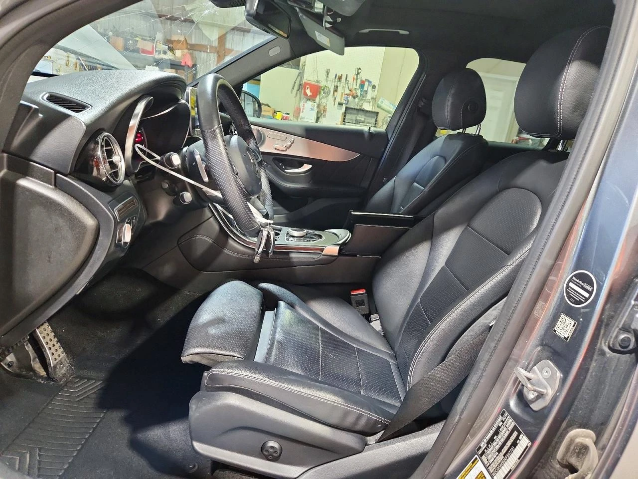 Mercedes-Benz GLC 300 4MATIC* BURMESTER* ПАНОРАМА* КАМЕРА* ПОДГРЕВ* , снимка 8 - Автомобили и джипове - 55722587