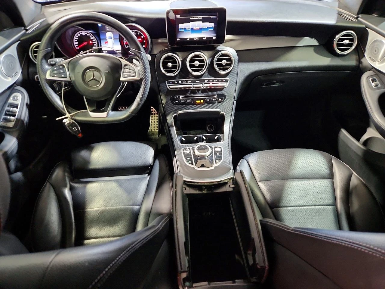 Mercedes-Benz GLC 300 4MATIC* BURMESTER* ПАНОРАМА* КАМЕРА* ПОДГРЕВ* , снимка 7 - Автомобили и джипове - 55722587