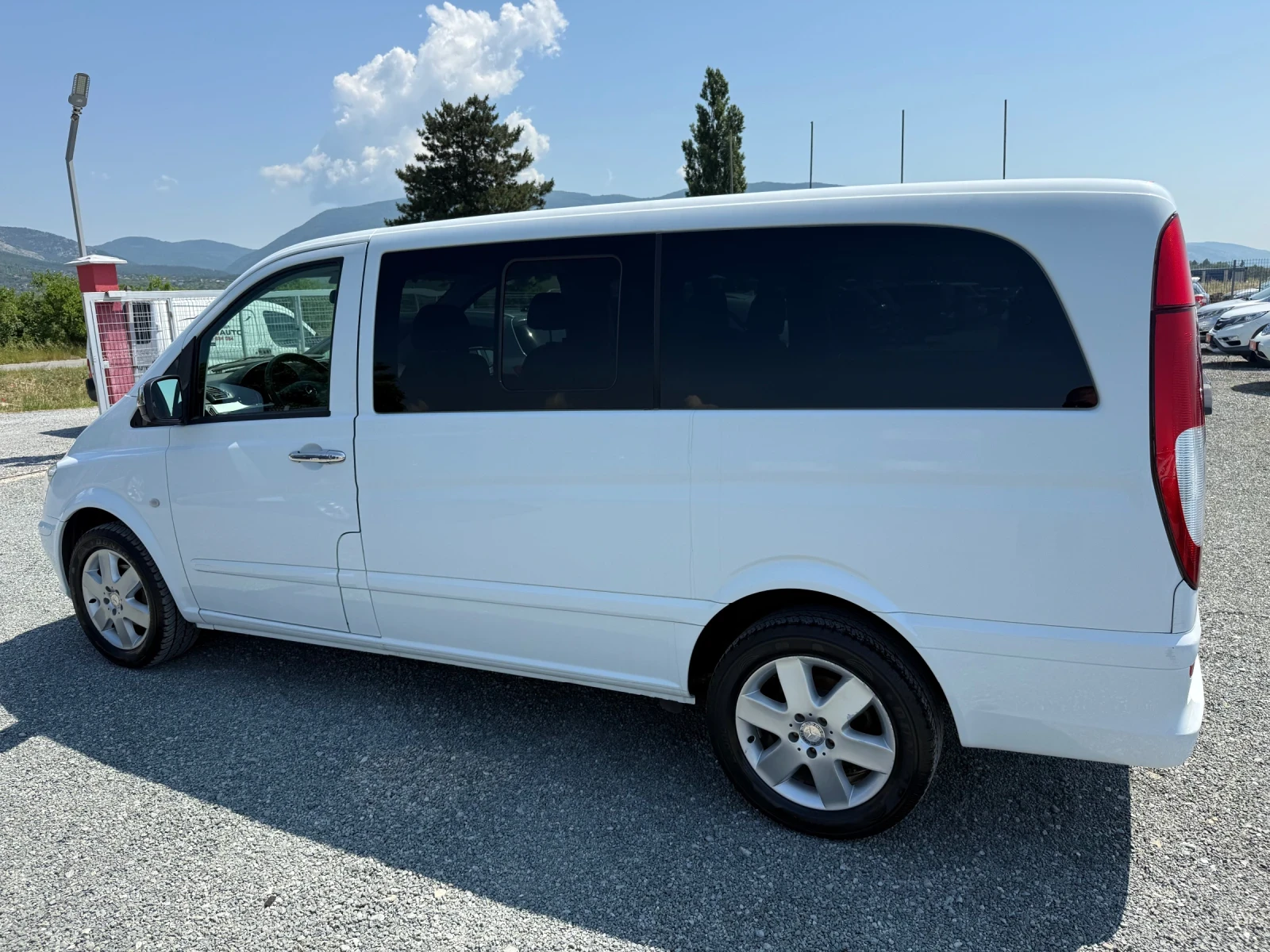 Mercedes-Benz Vito (KATO НОВА) - изображение 9