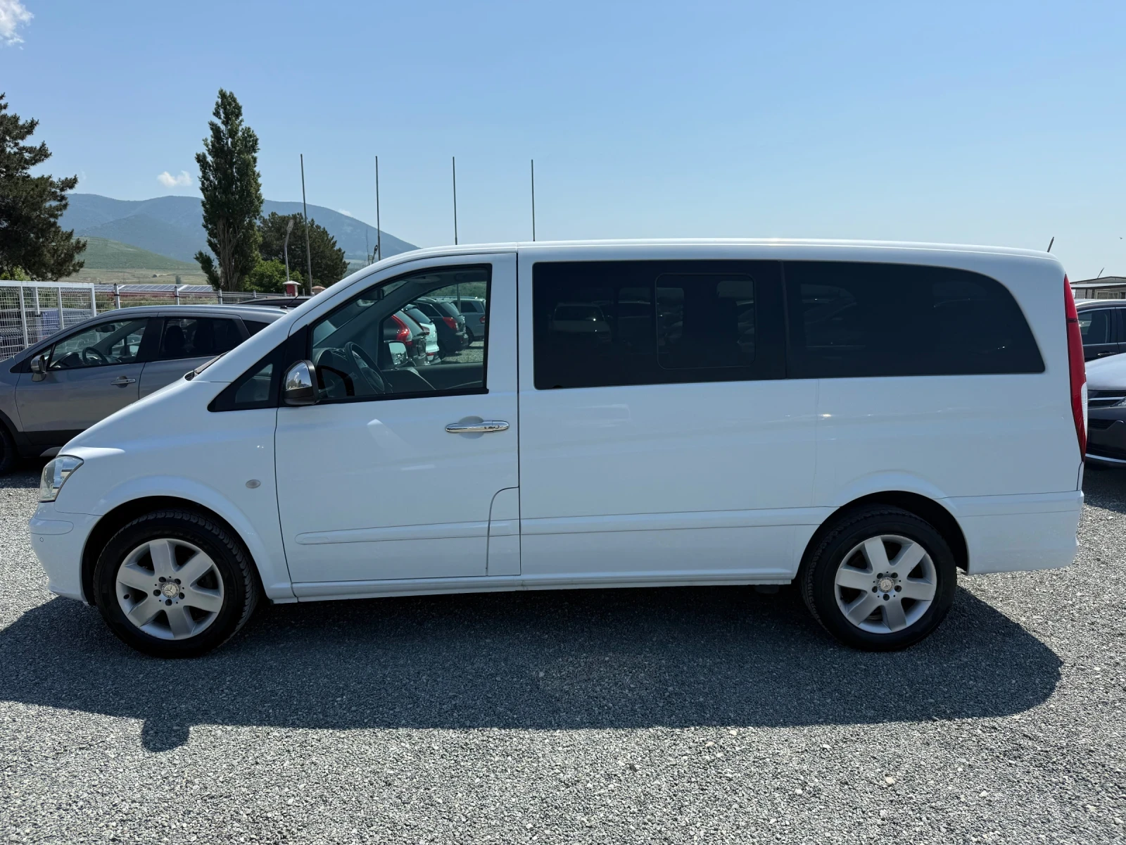 Mercedes-Benz Vito (KATO НОВА) - изображение 10