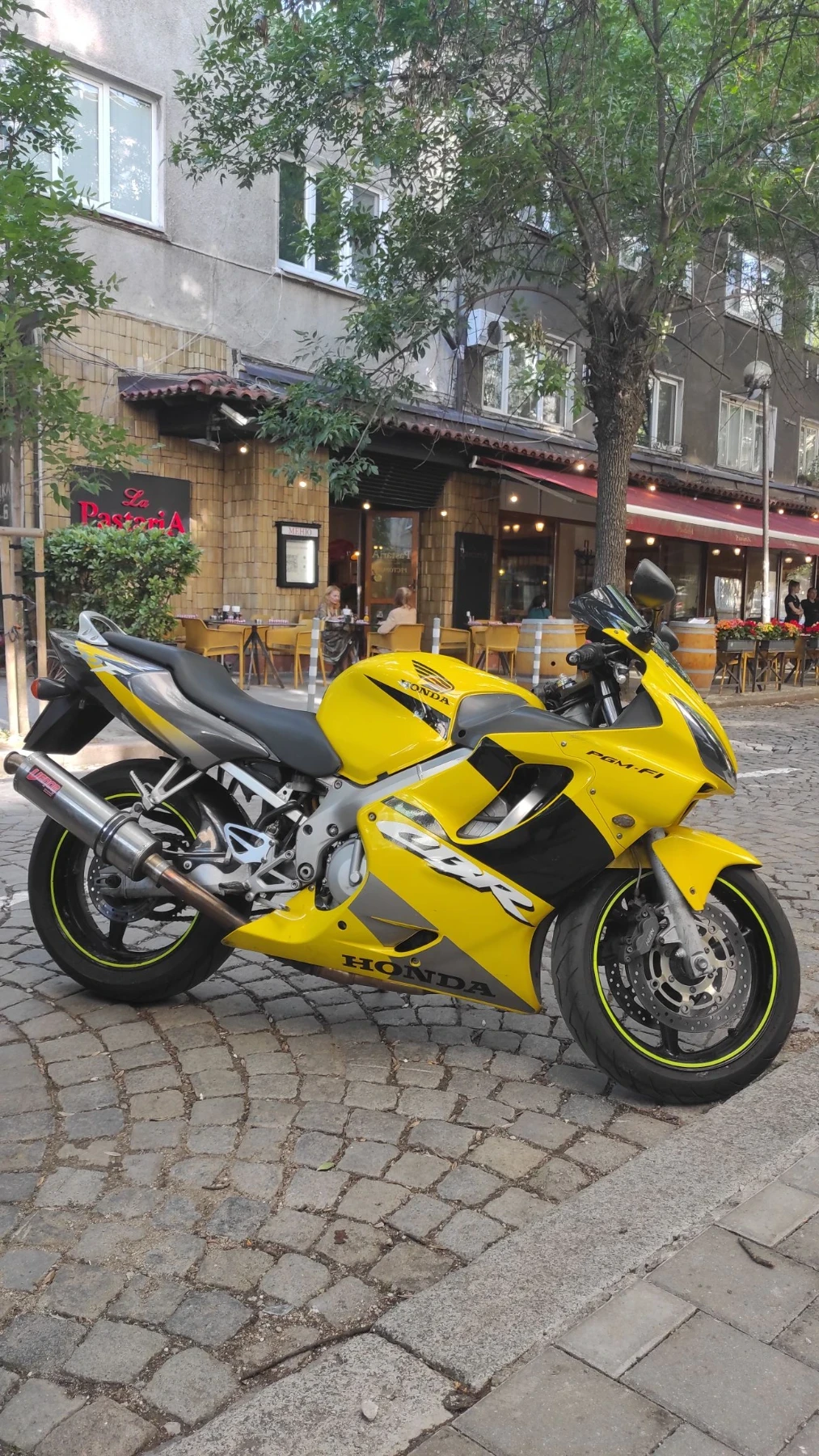 Honda Cbr F4i
