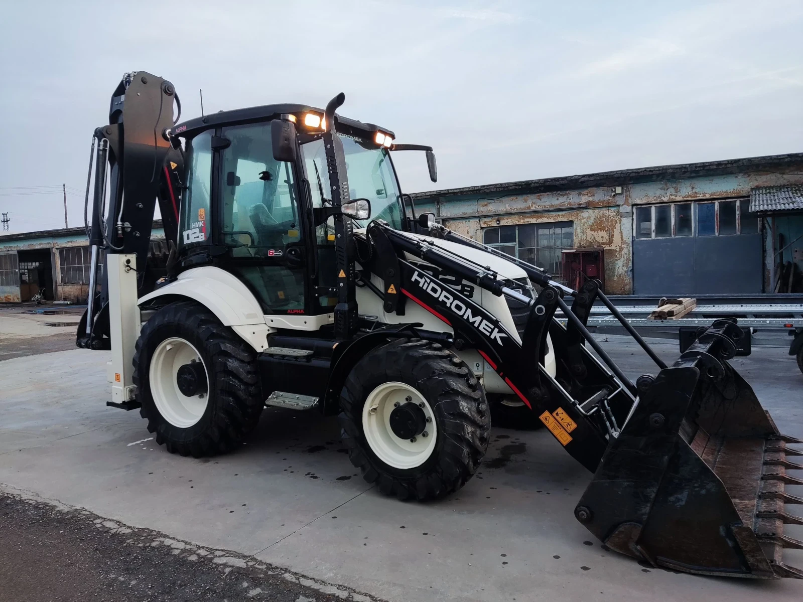 Багер Hidromek, снимка 3 - Индустриална техника - 54496676