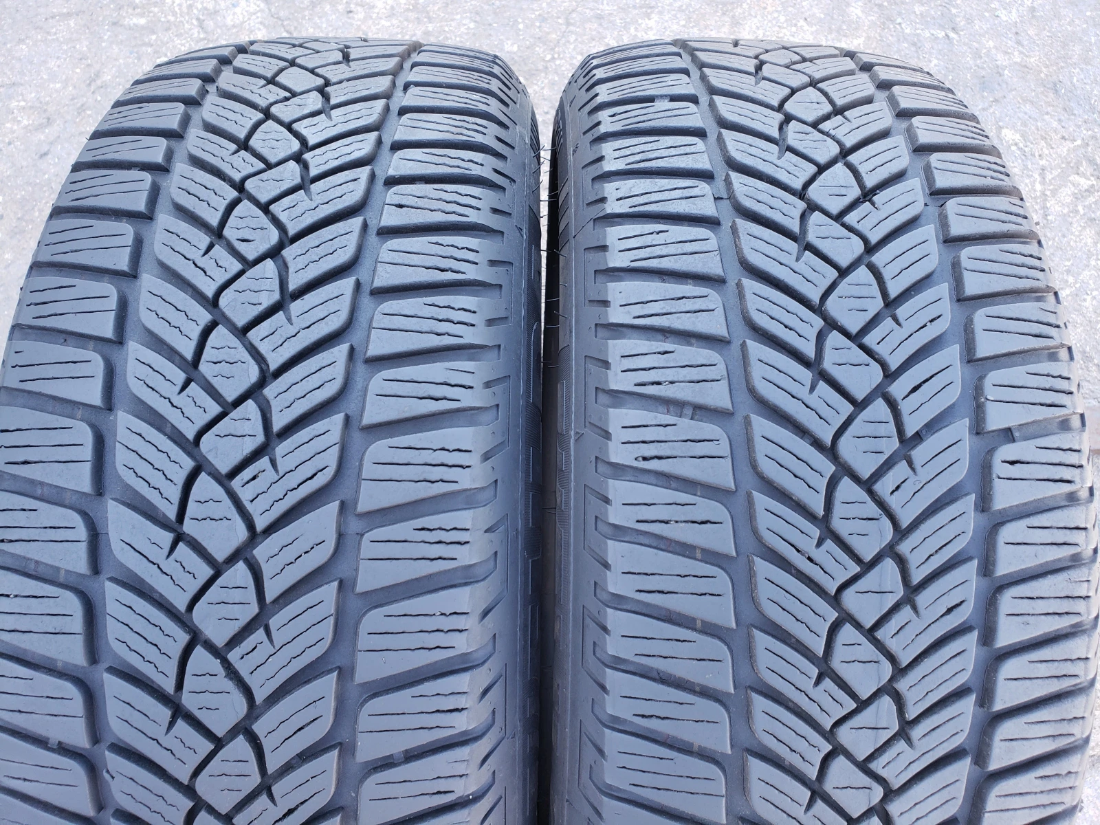 Гуми Зимни 205/55R16, снимка 2 - Гуми и джанти - 56071218