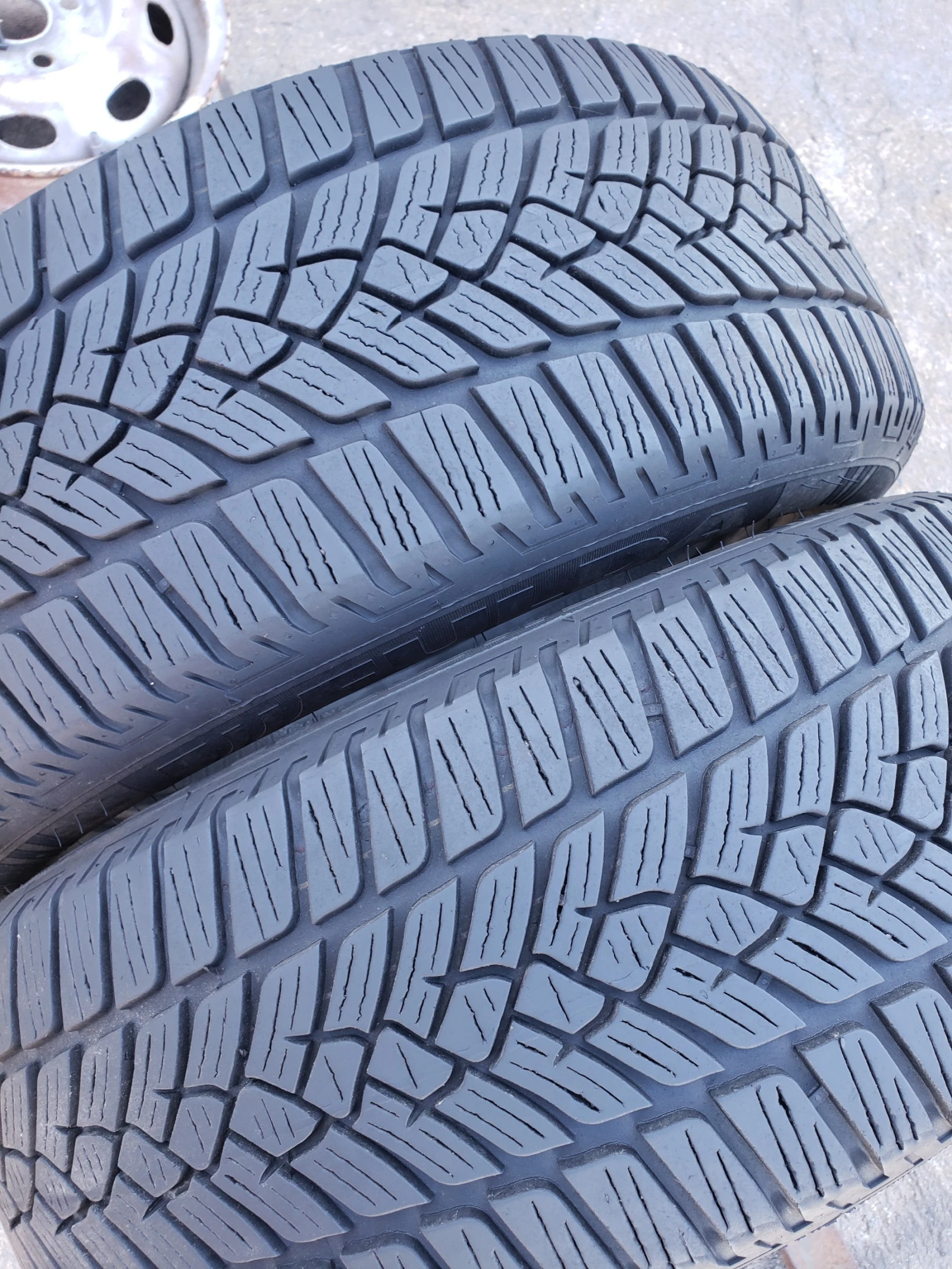 Гуми Зимни 205/55R16, снимка 4 - Гуми и джанти - 56071218