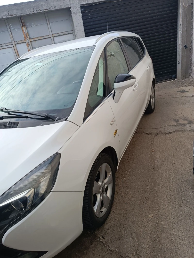 Opel Zafira 1.6 МЕТАН, снимка 2 - Автомобили и джипове - 46489992