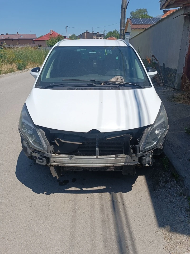 Opel Zafira 1.6 МЕТАН, снимка 3 - Автомобили и джипове - 46489992