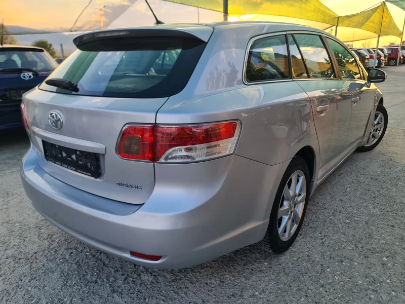 Toyota Avensis 1.8 VVti 135хл.км Италия Климатроник Handsfree, снимка 4 - Автомобили и джипове - 46844031