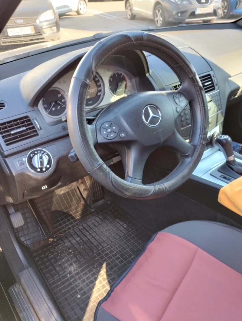 Mercedes-Benz C 220, снимка 9 - Автомобили и джипове - 47681176