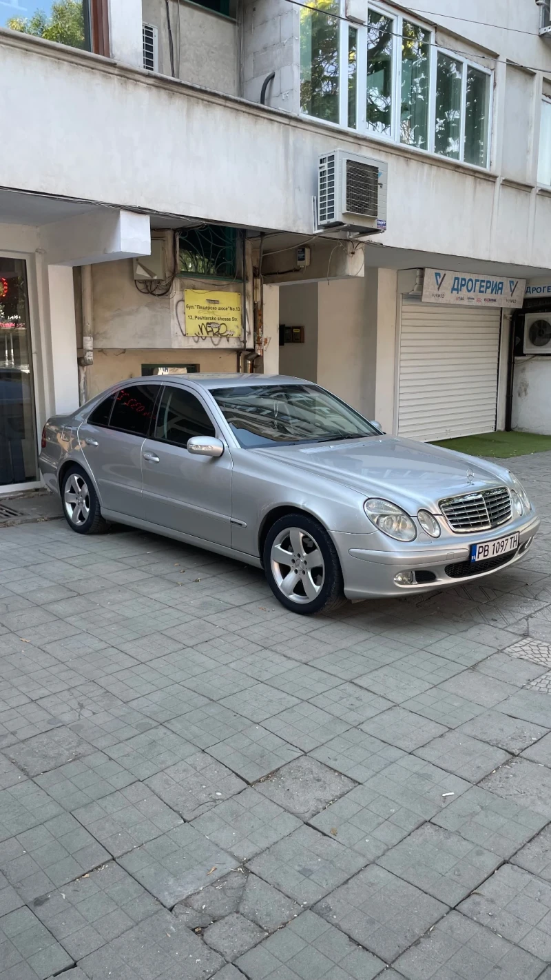 Mercedes-Benz E 320 СПЕШНО!, снимка 3 - Автомобили и джипове - 49424775