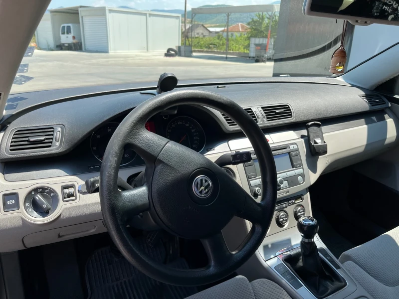 VW Passat, снимка 8 - Автомобили и джипове - 49549420