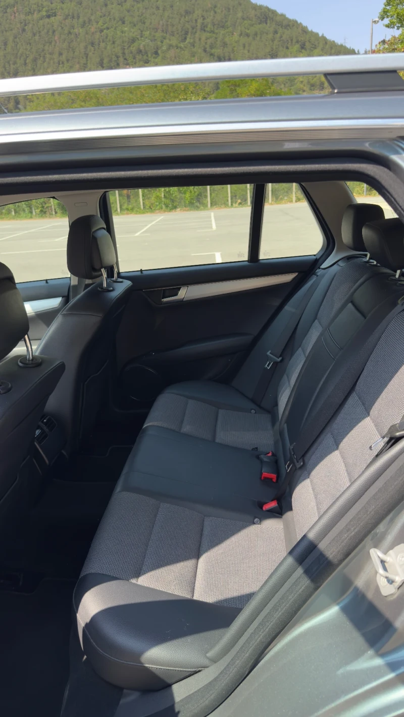 Mercedes-Benz C 220, снимка 13 - Автомобили и джипове - 51598991