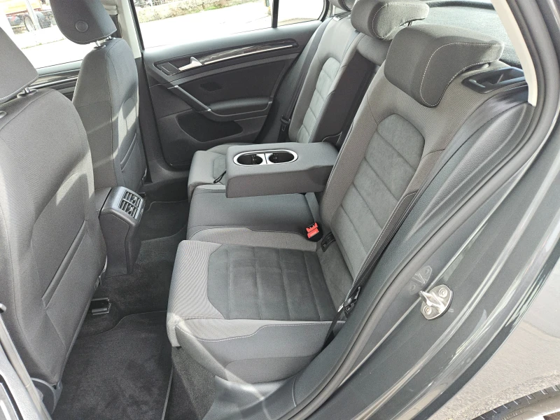 VW Golf 1.4TGI/CNG/HighLine/BLACK FRIDAY/LED/CARPLAY/БЛУТУ, снимка 16 - Автомобили и джипове - 52500770