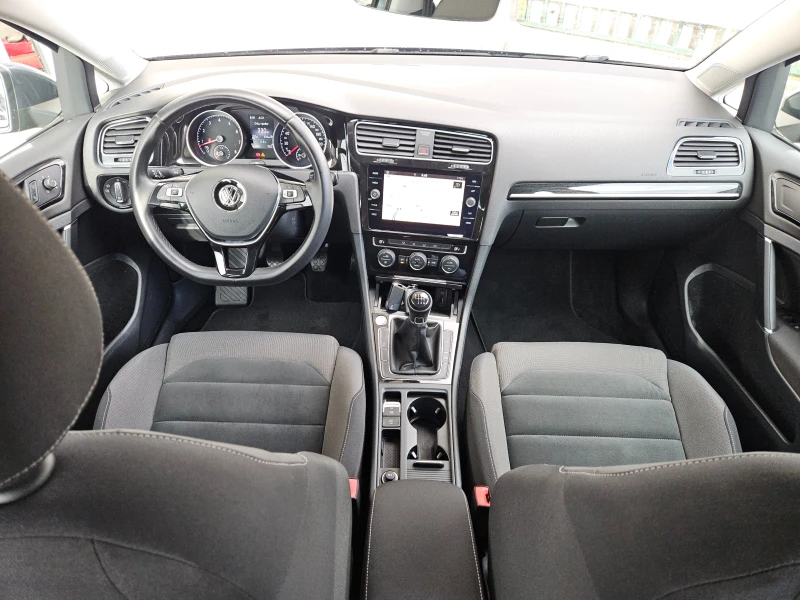 VW Golf 1.4TGI/CNG/HighLine/BLACK FRIDAY/LED/CARPLAY/БЛУТУ, снимка 10 - Автомобили и джипове - 52500770