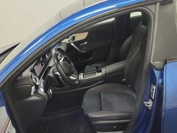 Mercedes-Benz CLA 250 * AMG PKG * NIGHT PKG * 2 КЛЮЧА * ПОДГРЕВ, снимка 5 - Автомобили и джипове - 53447888